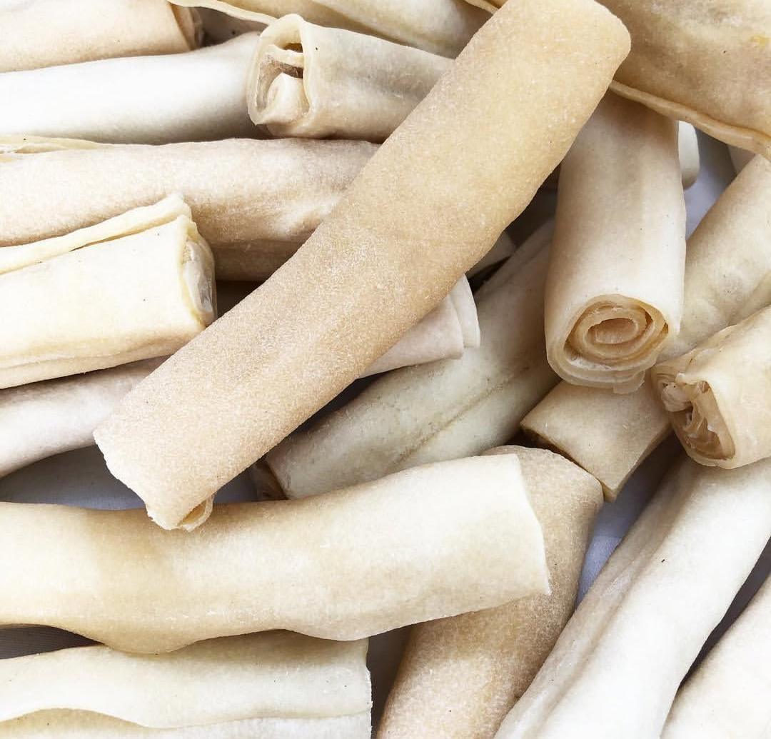 Pets party carnaza perro rollo colores/natural pets party Pieza SKU 358 - Imagen 2